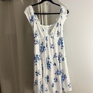 Hollister Summer Dress
Size Large -Tall